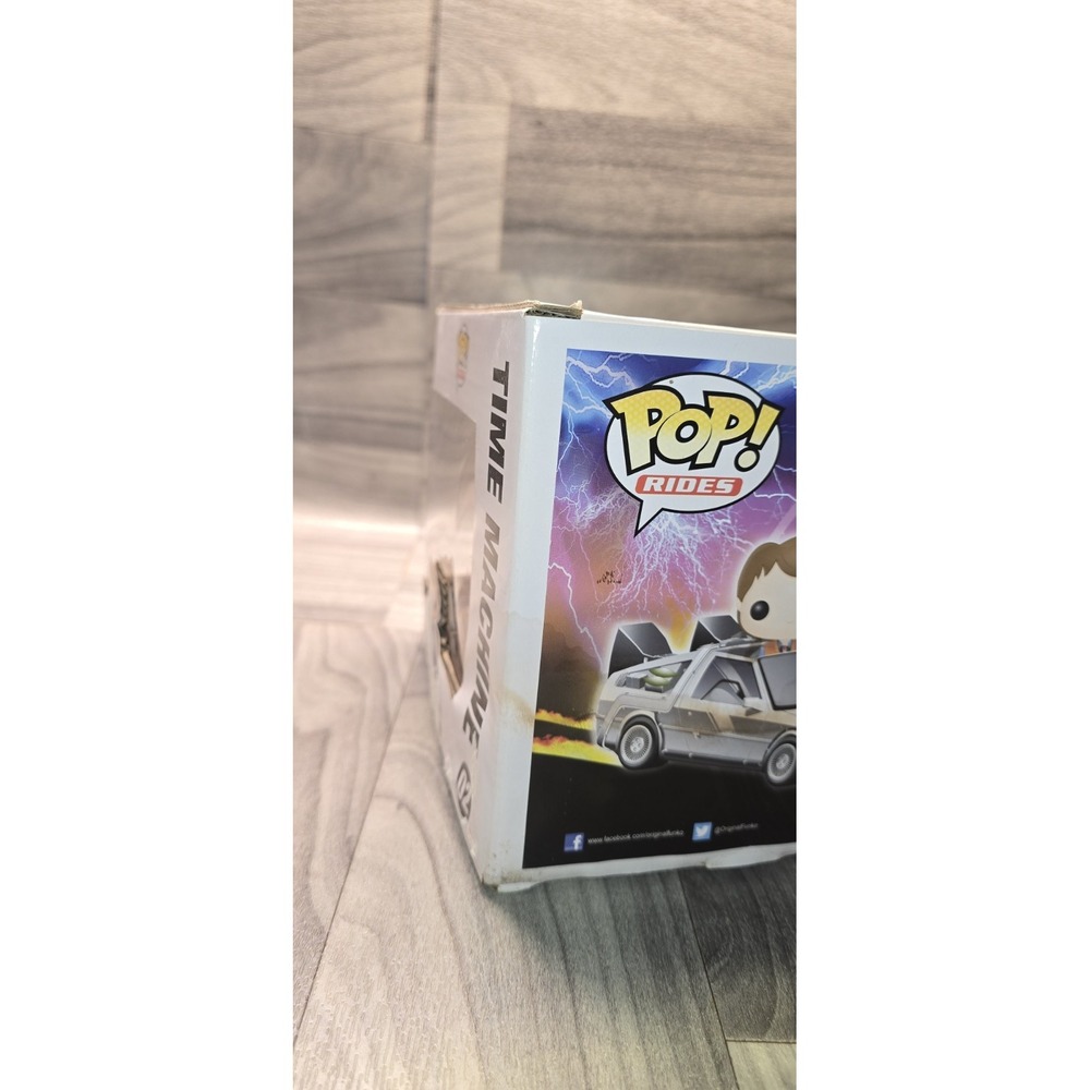 Funko POP Rides 02 Back to the Future Time Machine - Picture 6 of 13